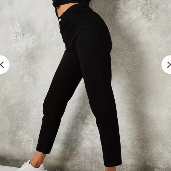 Missguided Black Riot High Waisted Mom Jeans - Picture 2 of 5